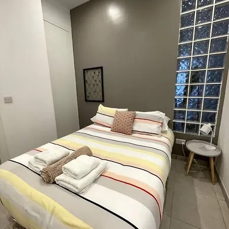 2br And 2ba In The Zoko Cozy And Convenient * Gibraltar