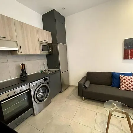 2br And 2ba In The Zoko Cozy And Convenient