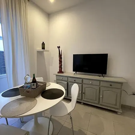 2br And 2ba In The Zoko Cozy And Convenient *