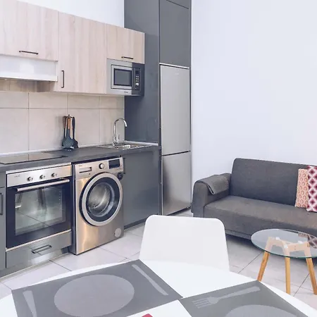 2br And 2ba In The Zoko Cozy And Convenient
