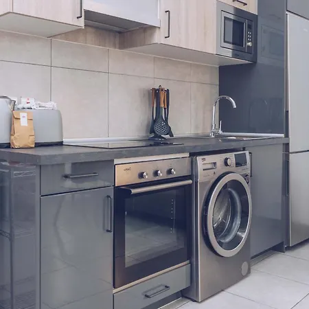 2br And 2ba In The Zoko Cozy And Convenient Apartment