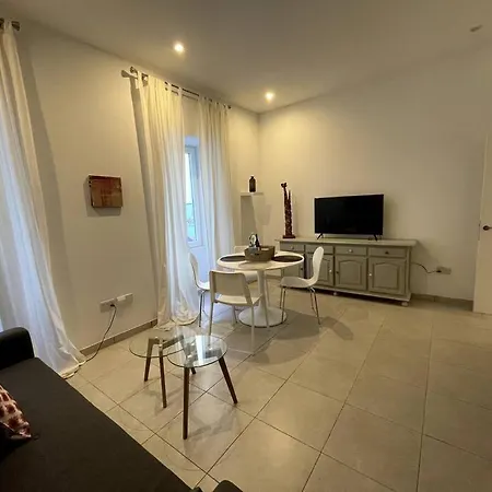 2br And 2ba In The Zoko Cozy And Convenient Apartamento Gibraltar