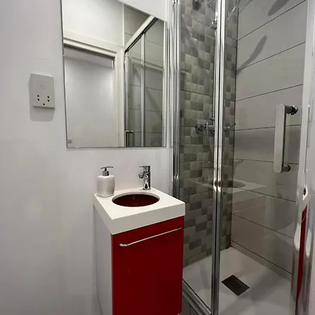 2br And 2ba In The Zoko Cozy And Convenient Gibraltar